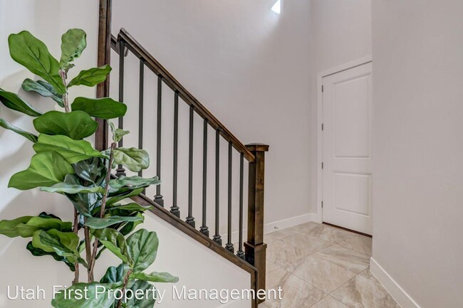 Building Photo - 3 br, 2.5 bath House - 1005 N Tortoise Roc...