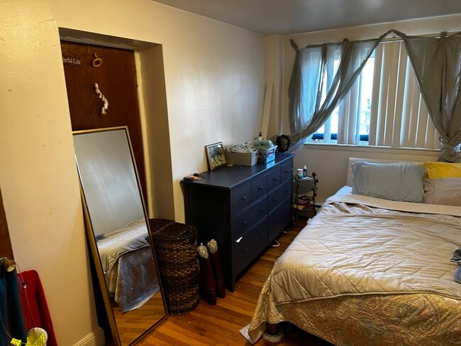 Building Photo - 199 Winthrop Rd