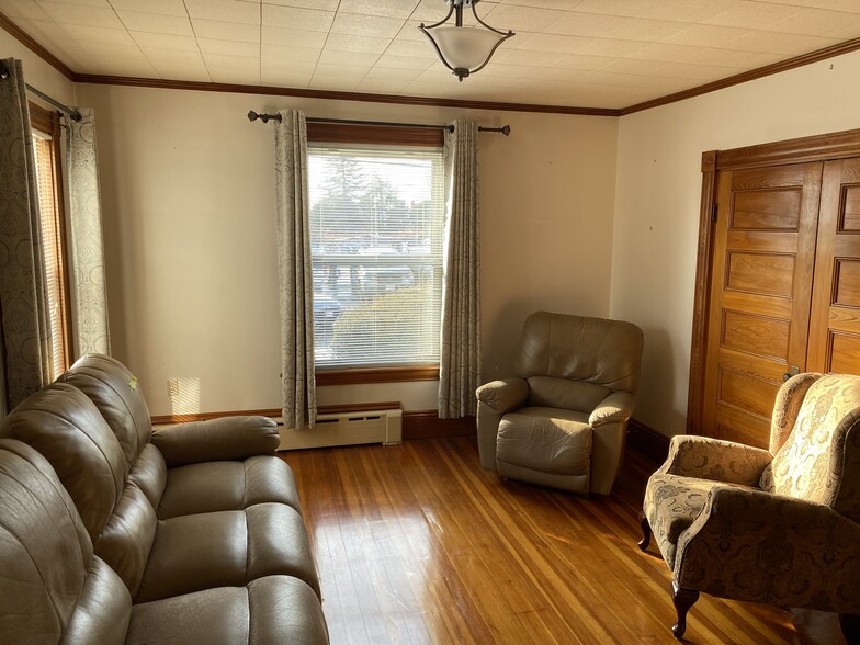 Building Photo - 12 Rice St