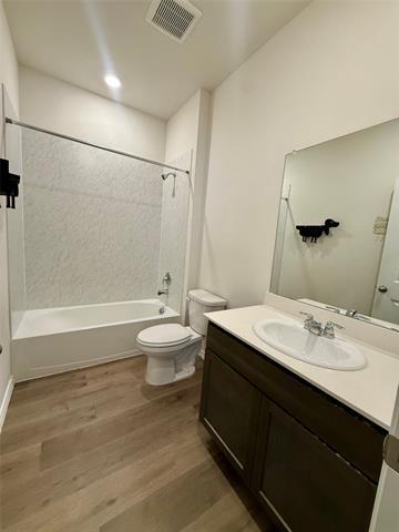 Building Photo - 916 Country Rd