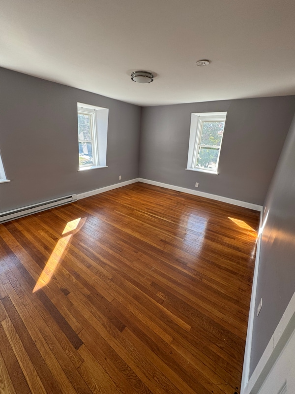 Building Photo - 1104 Pleasant St