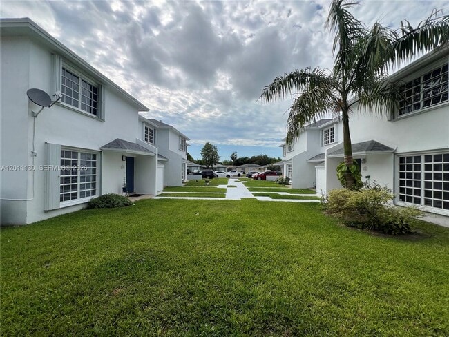 Building Photo - 19372 SW 103rd Ct