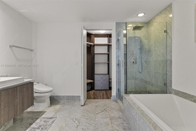 Building Photo - 801 S Miami Ave