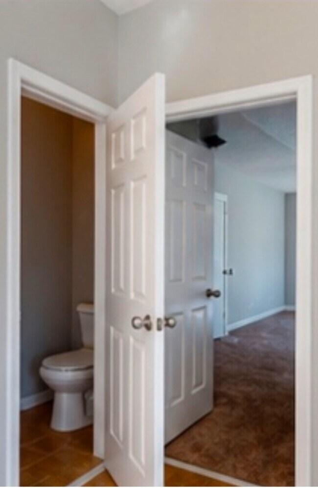 Building Photo - 4084 Pinehurst Valley Dr