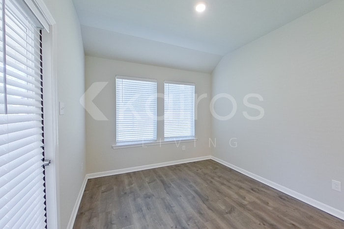 Building Photo - 204 Yardley Ct