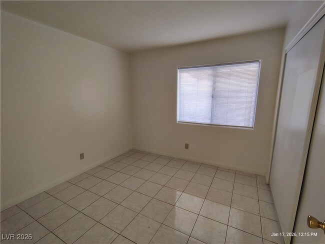 Building Photo - 1225 Taramar St