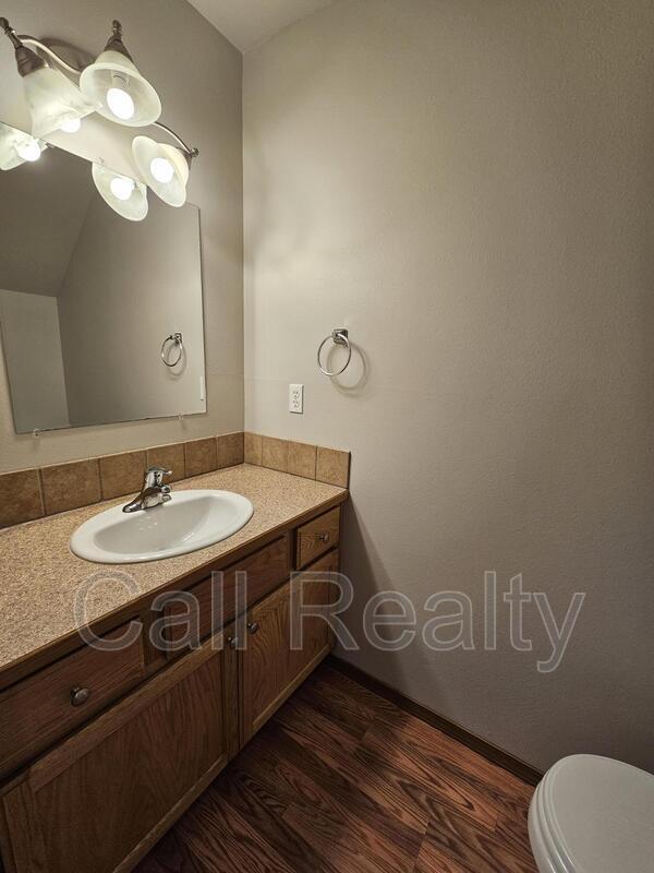 Building Photo - 2420 E Joseph Ave