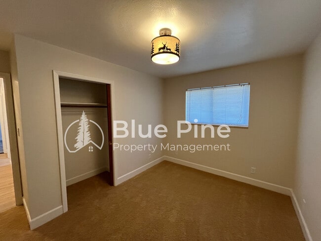 Building Photo - 315 Evans Ave