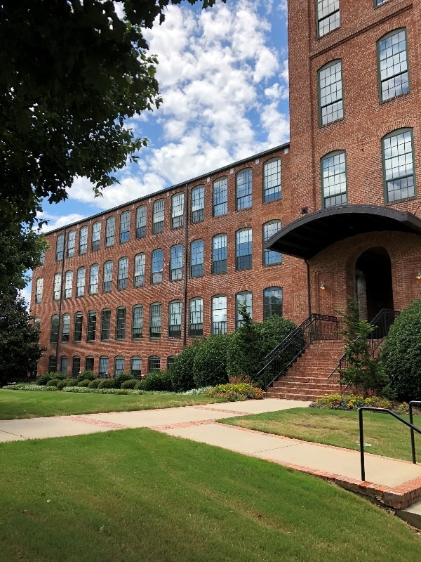 Building Photo - 400 Mills Ave