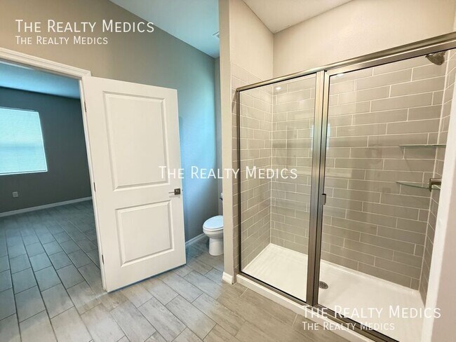 Building Photo - 5096 SW 154 Loop