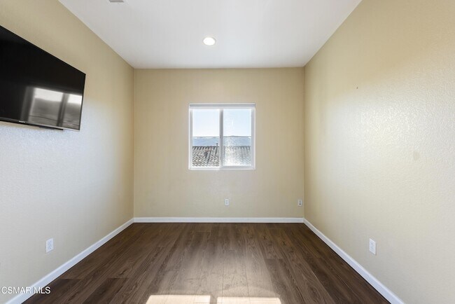 Building Photo - 84 Via Katrina