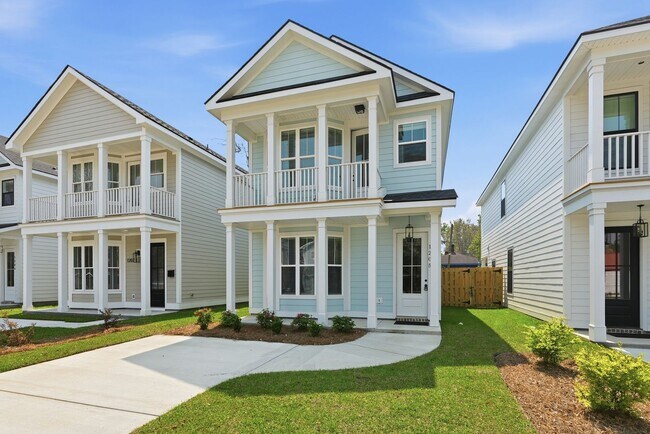 Building Photo - Lowcountry Charm Meets Modern Living -- New Construction in Savannah