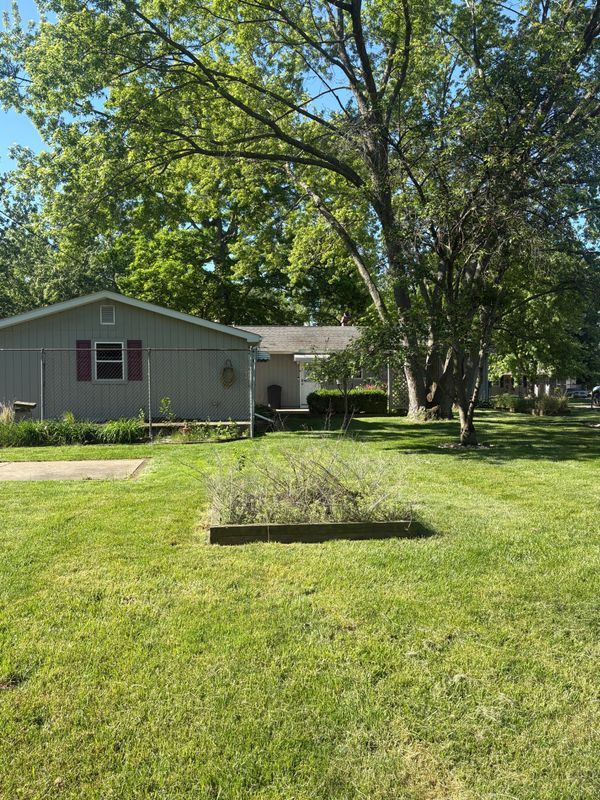 Building Photo - 6284 Woodsdale Dr