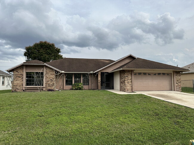 Primary Photo - Beautiful 4 Bedroom, 3 Bathroom in Palm Bay.