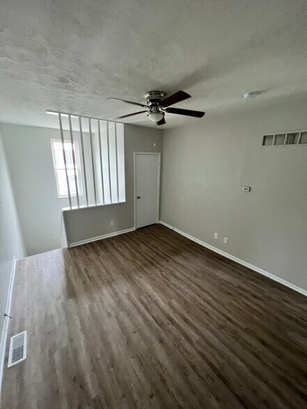 Building Photo - 1822 Mills Ave