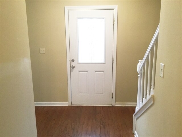 Building Photo - 570 Swan Creek Court