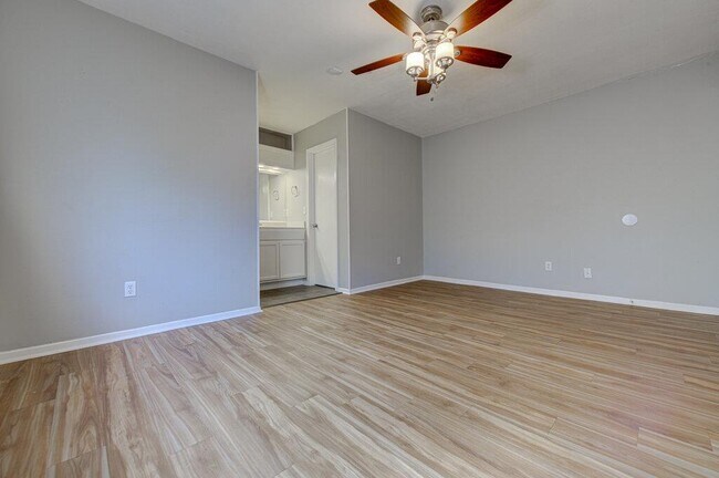 Building Photo - 2109 Singletree Ave