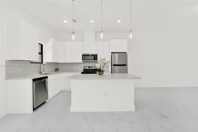 Building Photo - 66 Organ St