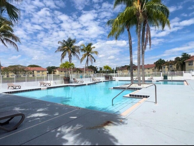Building Photo - 12840 Vista Isles Dr