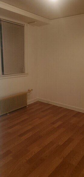 Dining Room - 6519 S Eberhart Ave