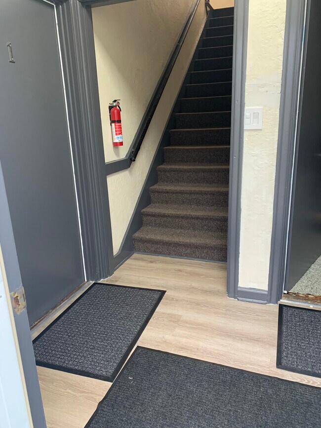 entry from front - 370 S State St