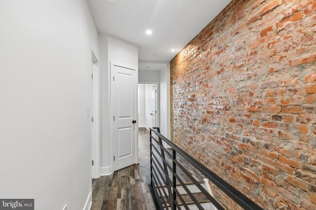 Building Photo - 3156 Almond St