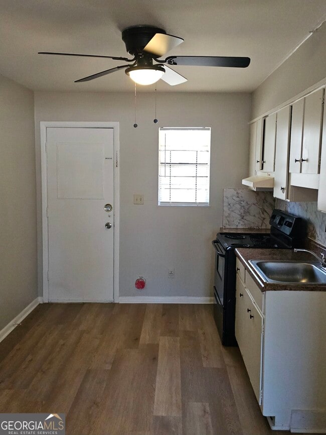 Building Photo - 6502 Lower Dixie Lake Rd