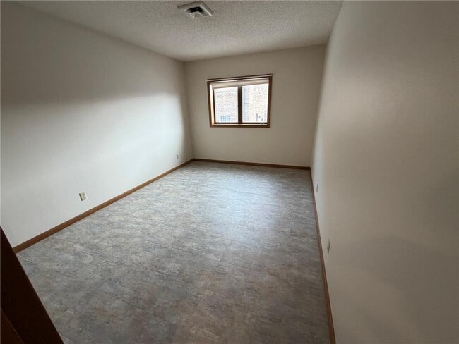 Building Photo - 314 5th St SW