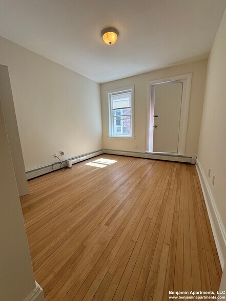 Building Photo - 1531 Beacon St