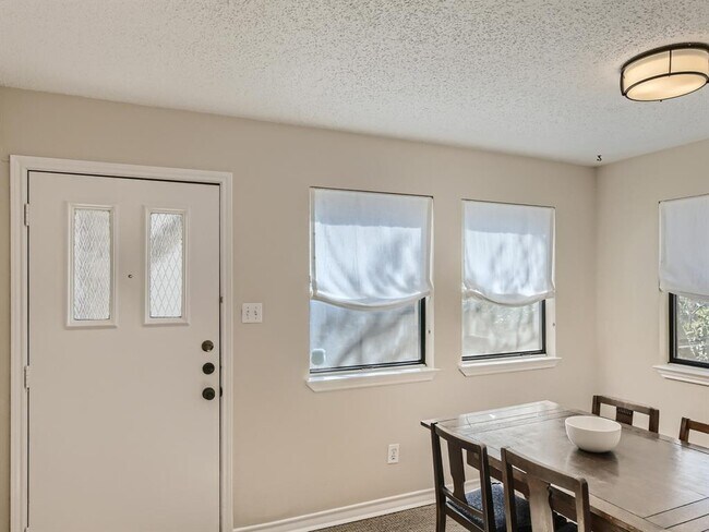 Building Photo - 1404 Norwalk Ln