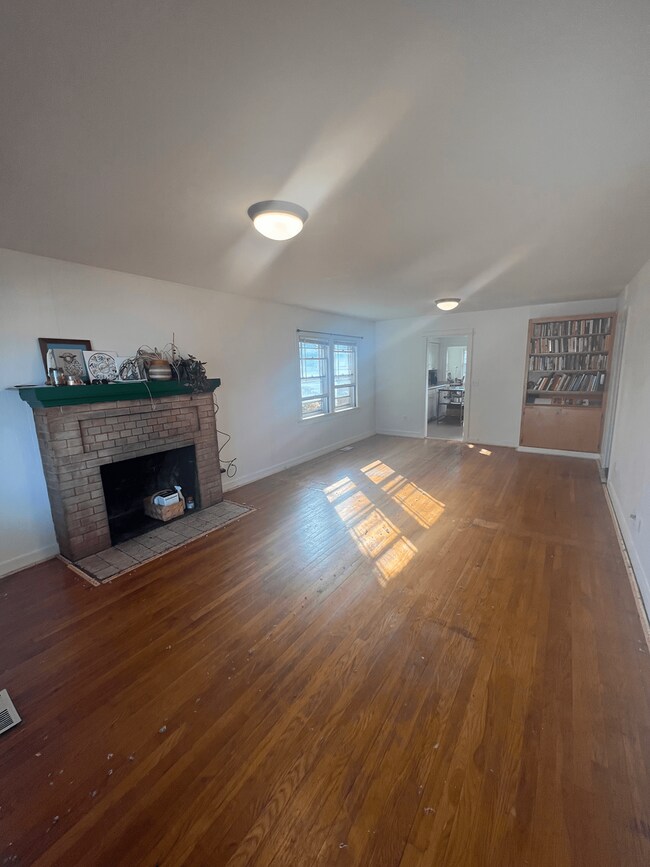 Building Photo - 3bd/1ba Craftsman in Tacoma