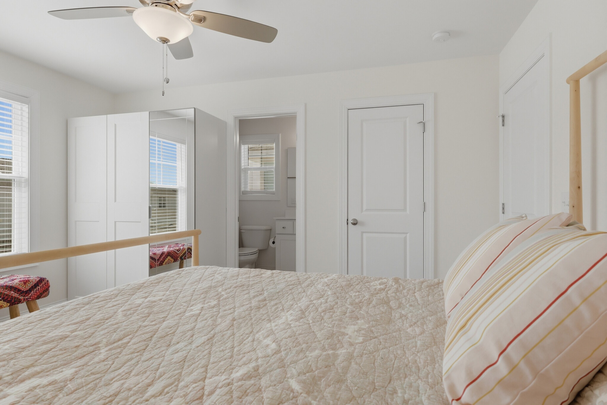 Building Photo - 4744 Siddons Dr