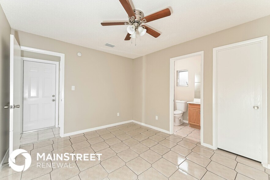 Building Photo - 2549 Brampton Ct