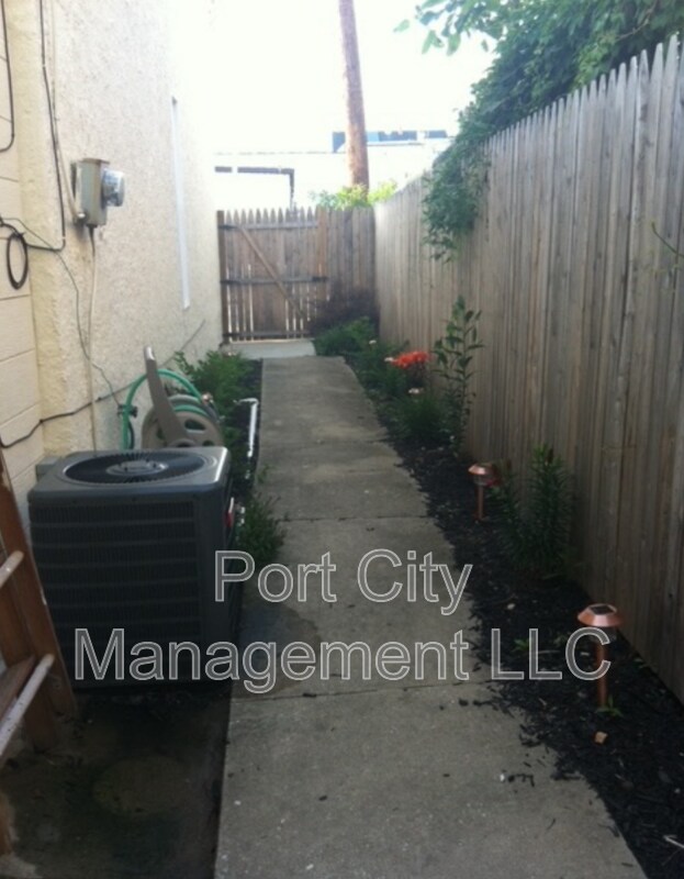 Building Photo - 1201 Union Ave