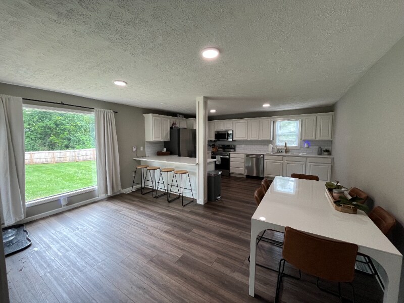 Building Photo - 1213 E 14th Ave