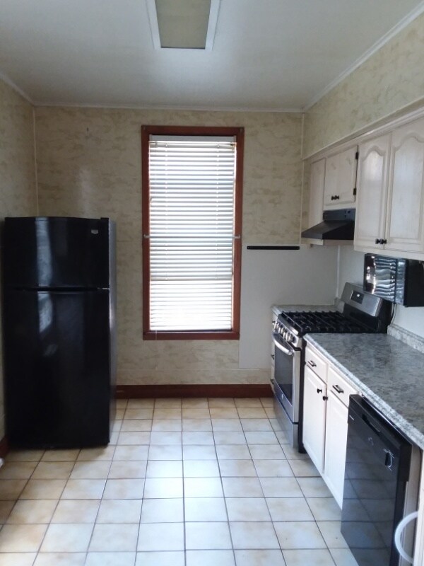 Building Photo - 30 Suydam St