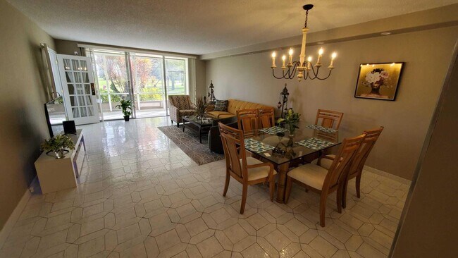 Building Photo - 3800 Oaks Clubhouse Dr
