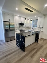 Building Photo - 8854 Cashio St