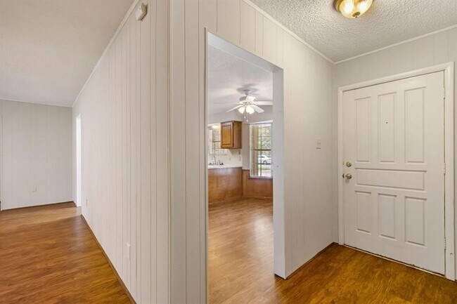 Building Photo - 2106 Rycroft Dr