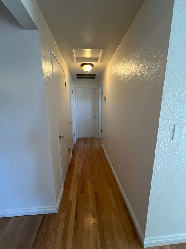 Building Photo - 55th Ave 3+ bedroom with attached oversized 1 car garage