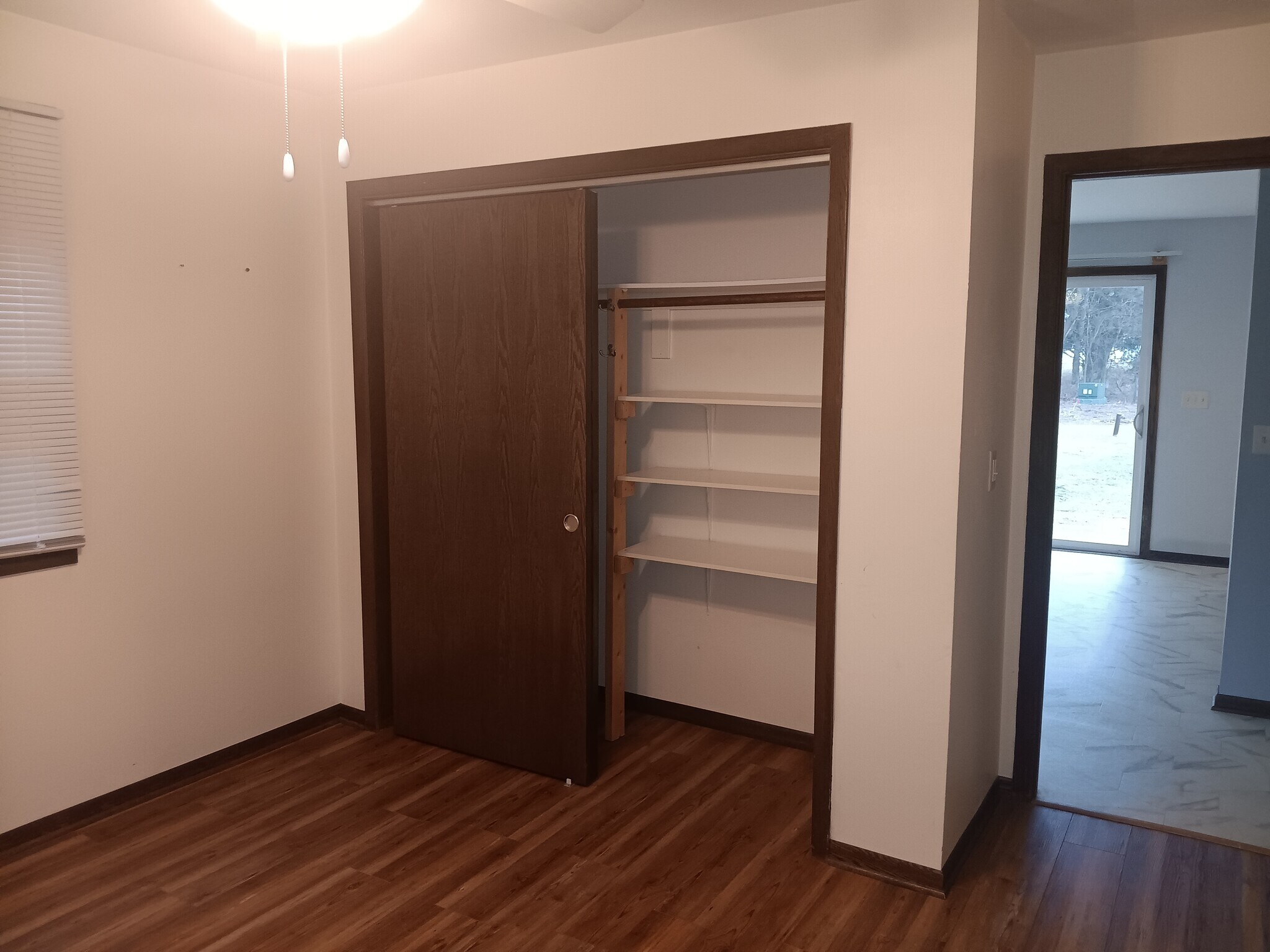 Building Photo - 117 Hilly Oak Dr