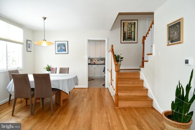 Building Photo - 854 N Liberty St