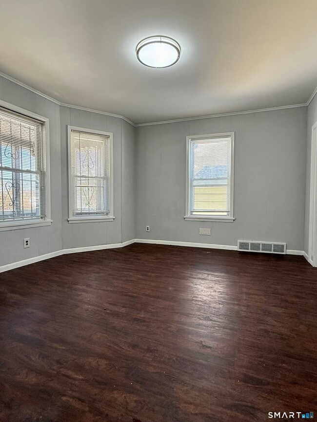 Building Photo - 168 Alfred St