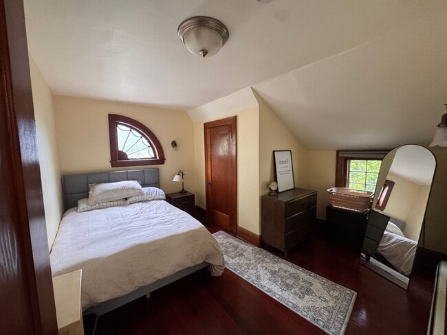 Building Photo - Beautiful Historical Home Fully Furnished In Downtown Juneau!