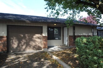 Building Photo - 3107 NE Whitman Ave