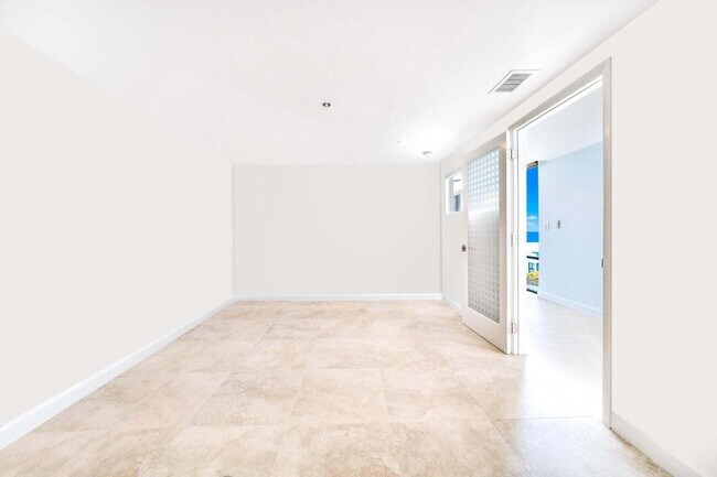 Building Photo - 2155 S Ocean Blvd