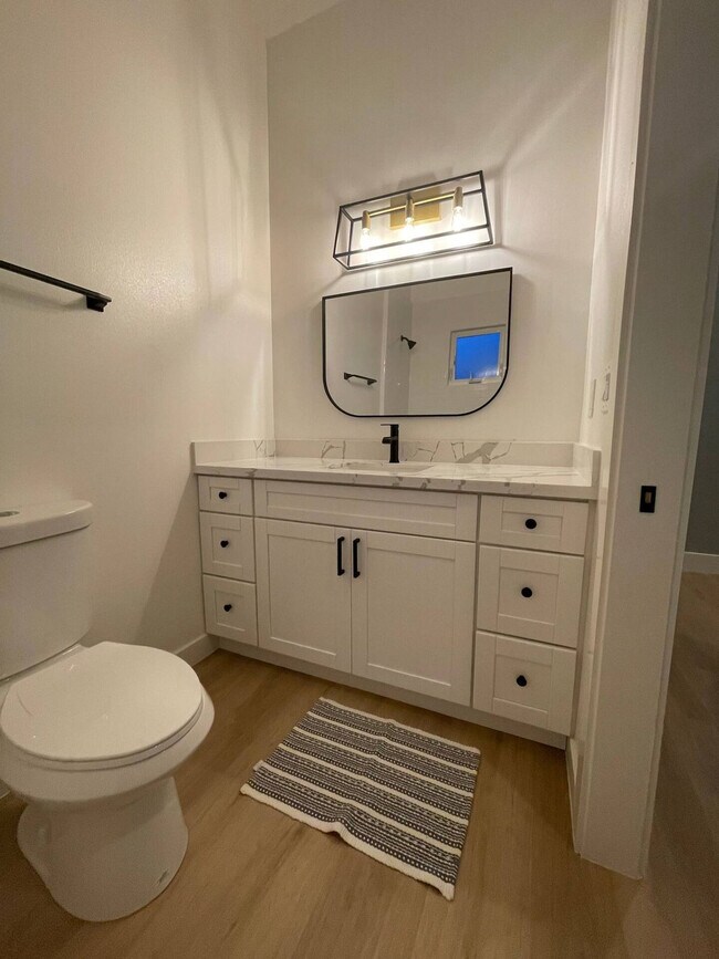 Building Photo - 198 Vía Del Sol