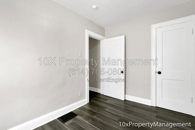Building Photo - 1505 Duxberry Ave