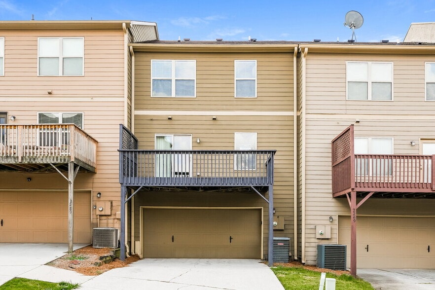 Building Photo - 2279 Baywood Tree Ln SW