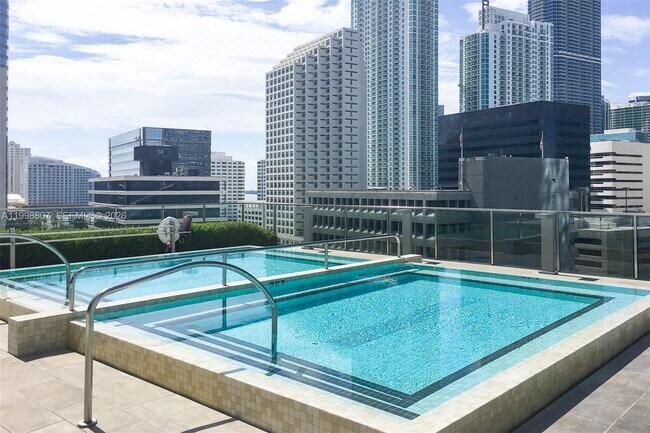 Building Photo - 68 SE 6th St